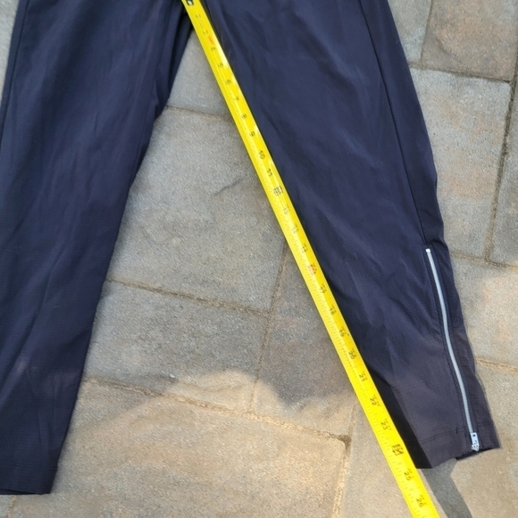 NWT Athleta Mod Trekki Zipper Crop Pant 4 - Picture 9 of 10